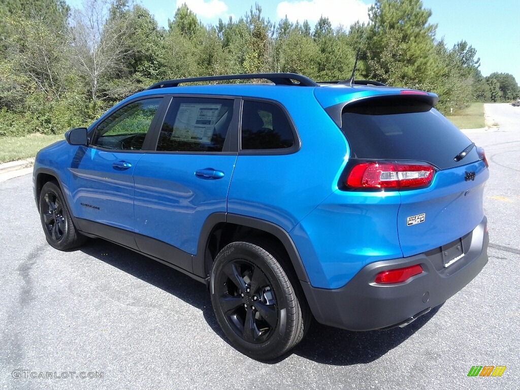 2018 Cherokee Latitude - Hydro Blue Pearl / Black photo #8