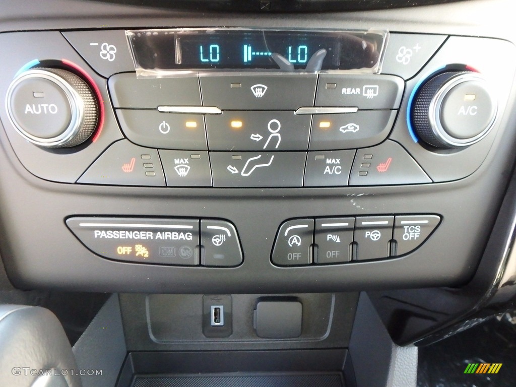 2018 Escape Titanium 4WD - White Gold / Charcoal Black photo #18