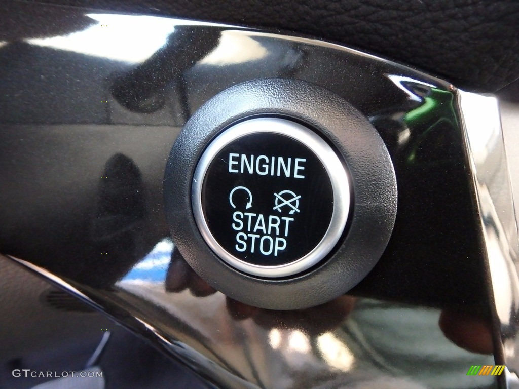 2018 Escape Titanium 4WD - White Gold / Charcoal Black photo #20