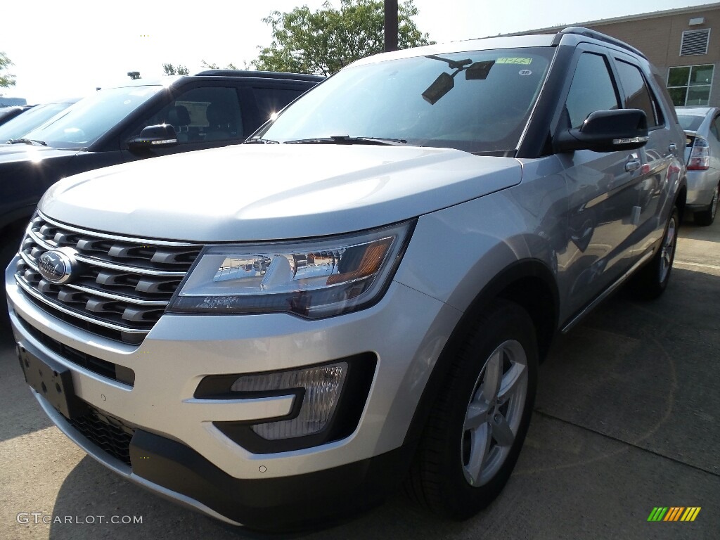 2017 Explorer XLT 4WD - Ingot Silver / Ebony Black photo #1