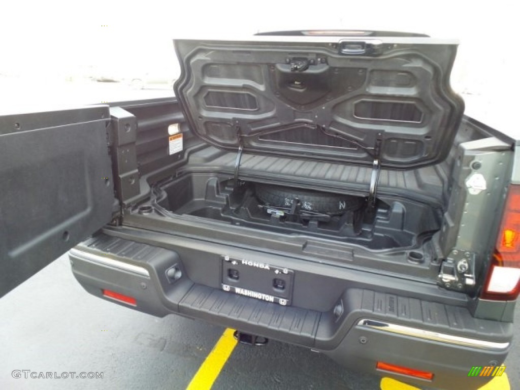 2018 Honda Ridgeline RTL-E AWD Trunk Photo #123000591
