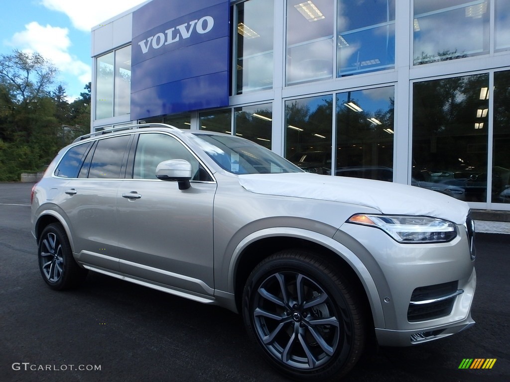 2018 XC90 T6 AWD Momentum - Luminous Sand Metallic / Blonde photo #1