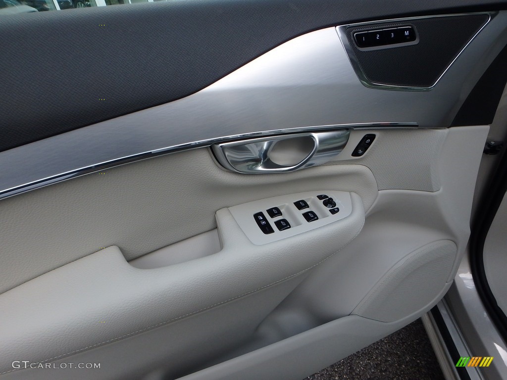 2018 Volvo XC90 T6 AWD Momentum Door Panel Photos