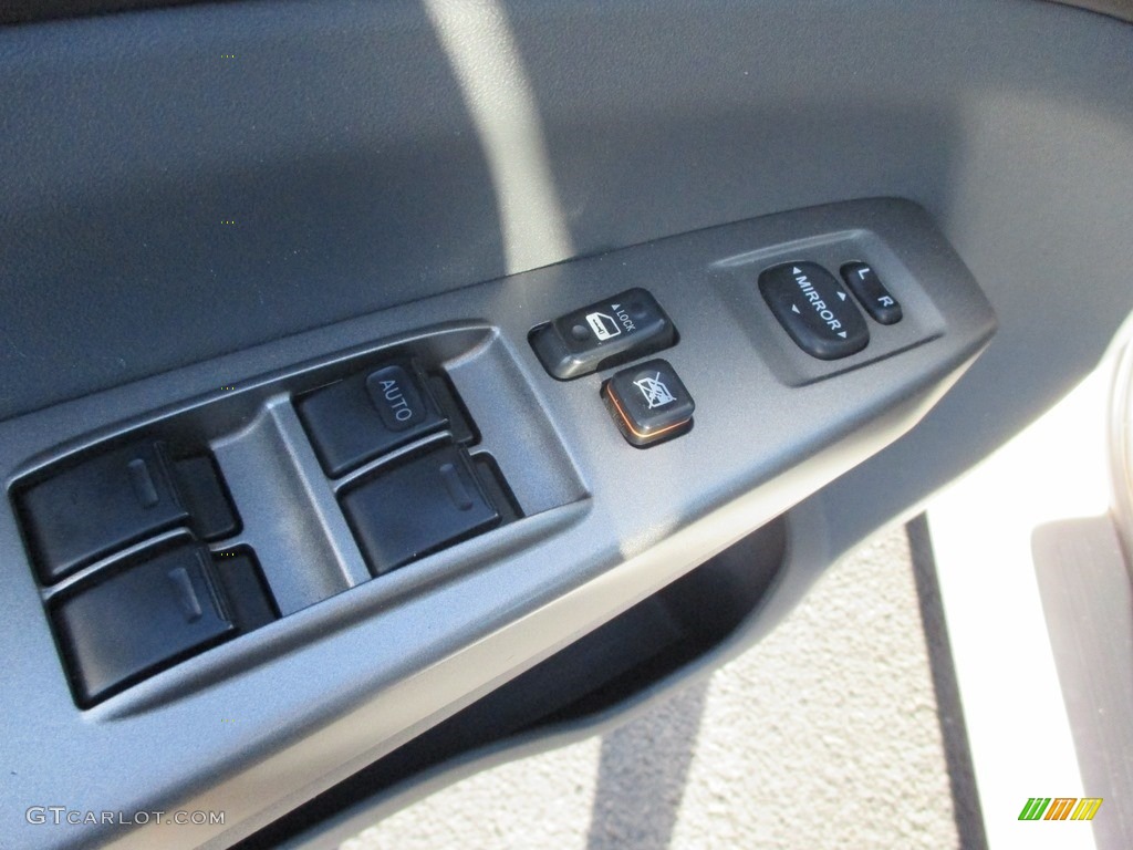 2005 Prius Hybrid - Super White / Gray/Burgundy photo #15