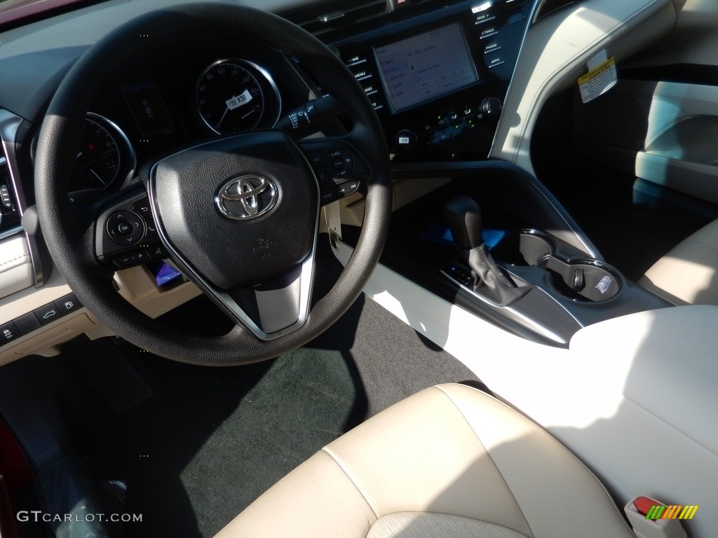 2018 Camry LE - Ruby Flare Pearl / Macadamia photo #4