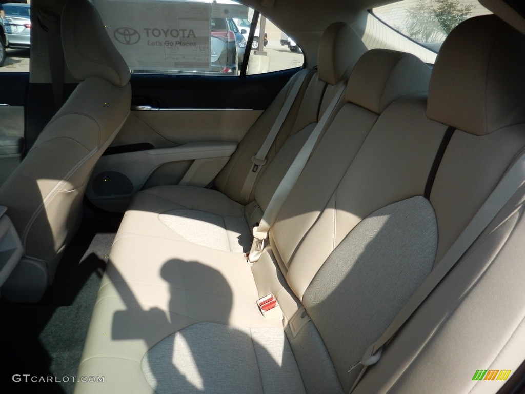 2018 Camry LE - Ruby Flare Pearl / Macadamia photo #5