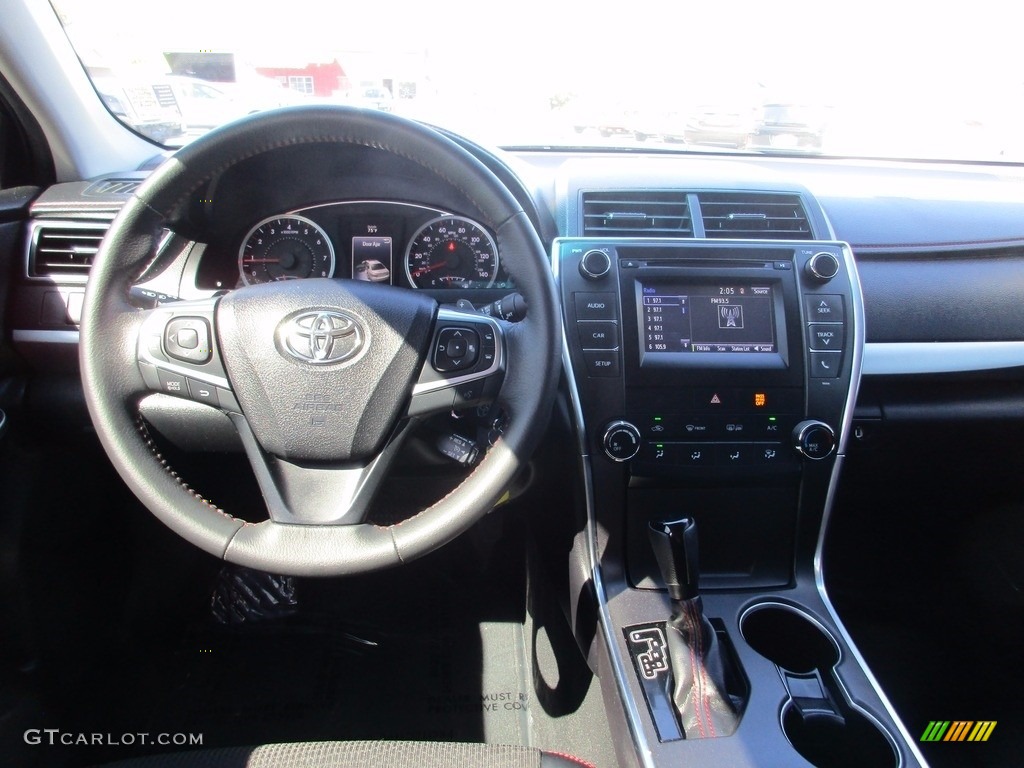 2017 Camry SE - Midnight Black Metallic / Black photo #10