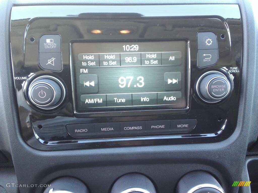 2018 Ram ProMaster 1500 Low Roof Cargo Van Controls Photo #123016290