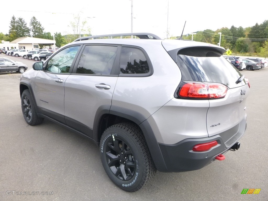 2018 Cherokee Trailhawk 4x4 - Billet Silver Metallic / Black photo #3