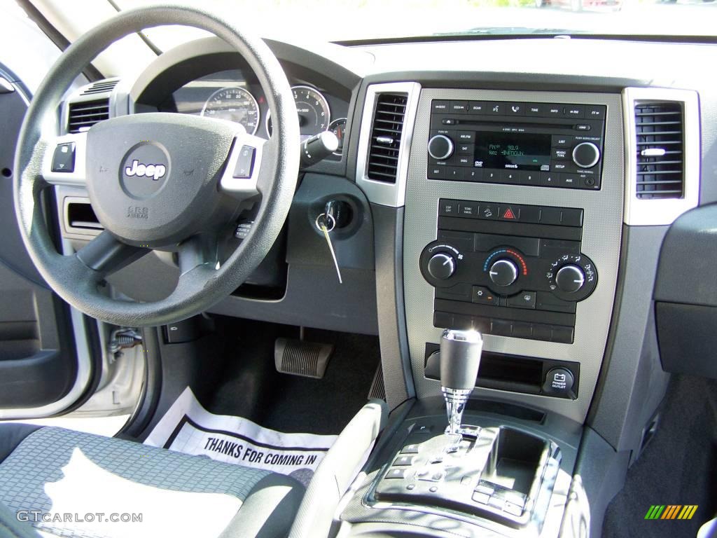2008 Grand Cherokee Laredo 4x4 - Bright Silver Metallic / Dark Slate Gray photo #14