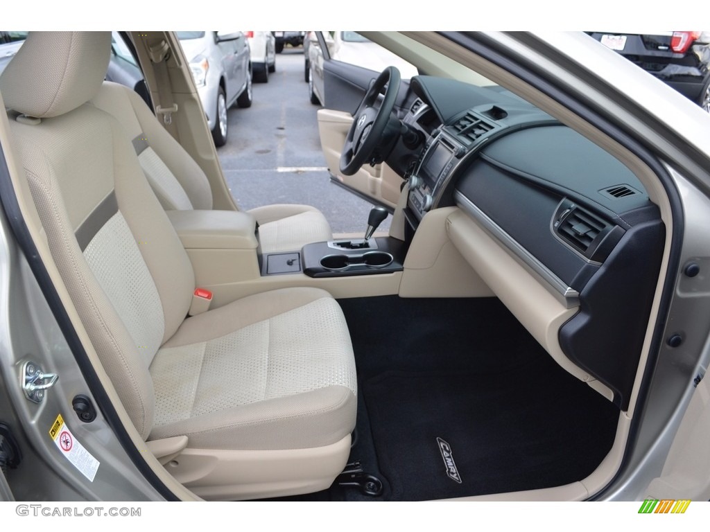 2014 Camry LE - Creme Brulee Metallic / Ivory photo #15