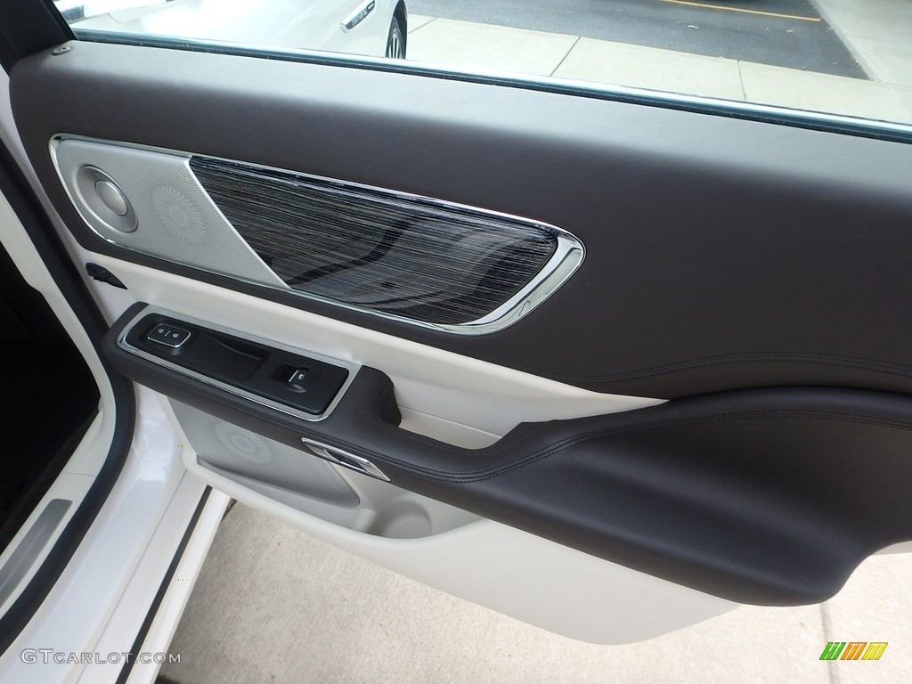 2017 Lincoln Continental Black Label AWD Chalet Theme Door Panel Photo #123030209