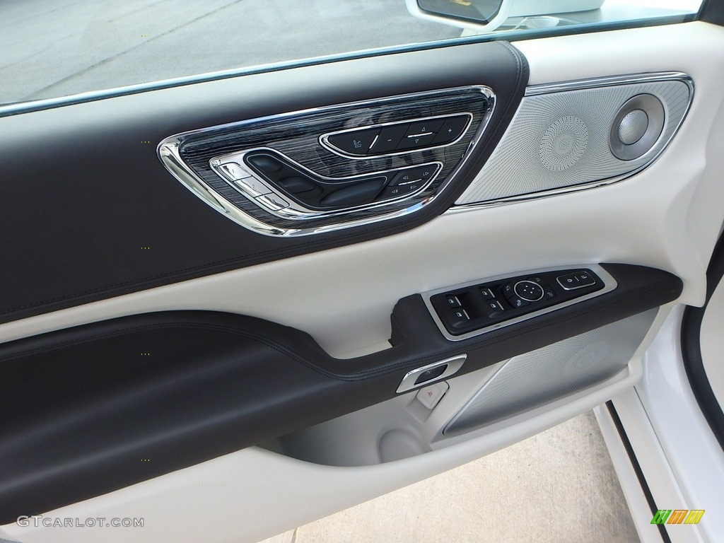 2017 Lincoln Continental Black Label AWD Chalet Theme Door Panel Photo #123030324