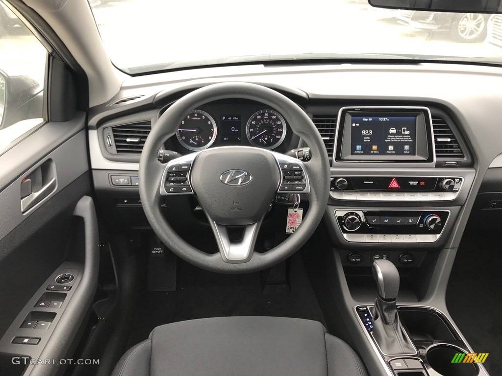 2018 Sonata SE - Machine Gray / Black photo #3