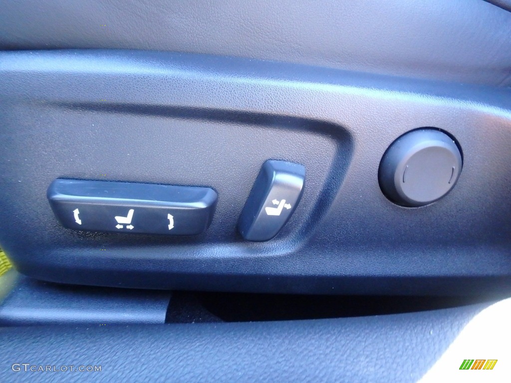 2017 IS Turbo F Sport - Atomic Silver / Black photo #18