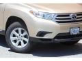 Sandy Beach Metallic - Highlander V6 4WD Photo No. 3