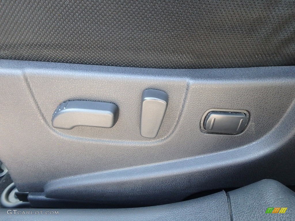 2011 Rogue SV AWD - Platinum Graphite / Black photo #20