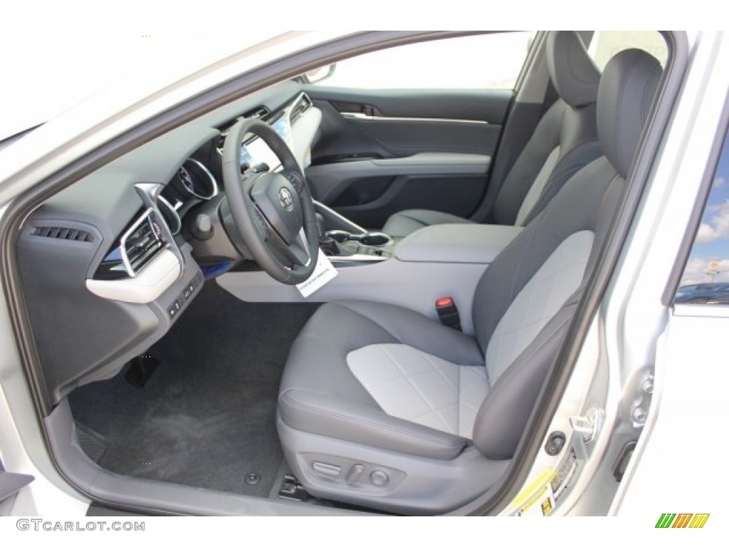2018 Camry XLE - Celestial Silver Metallic / Ash photo #11