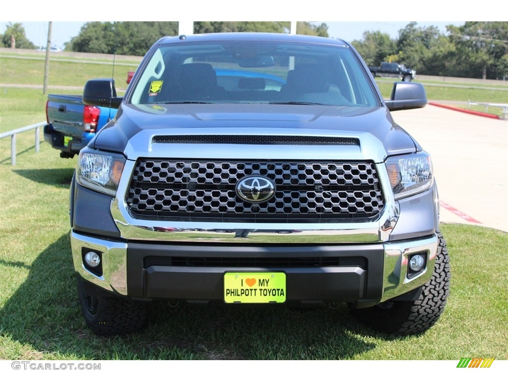 2018 Tundra SR5 CrewMax 4x4 - Magnetic Gray Metallic / Black photo #2