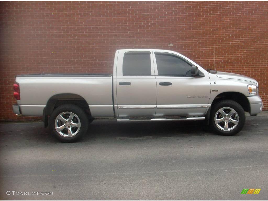 2007 Ram 1500 Laramie Quad Cab 4x4 - Bright Silver Metallic / Medium Slate Gray photo #8