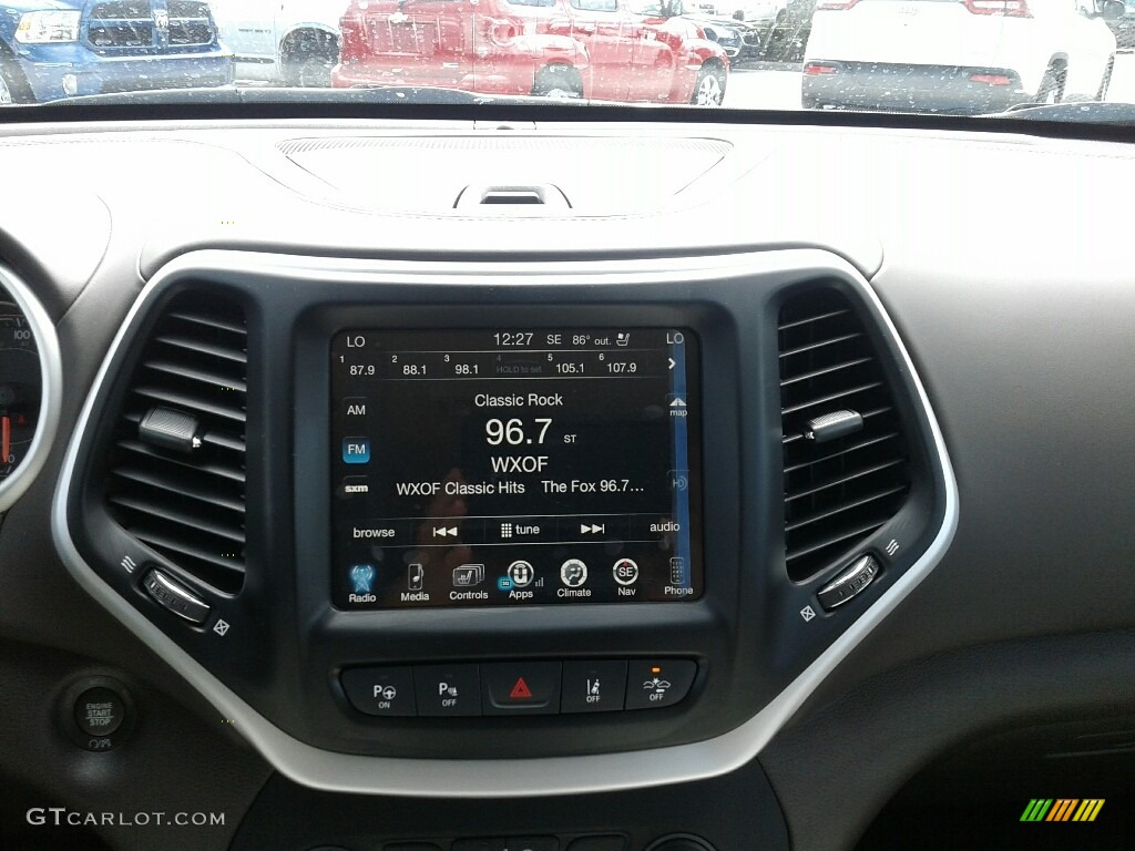 2018 Jeep Cherokee Overland Controls Photos