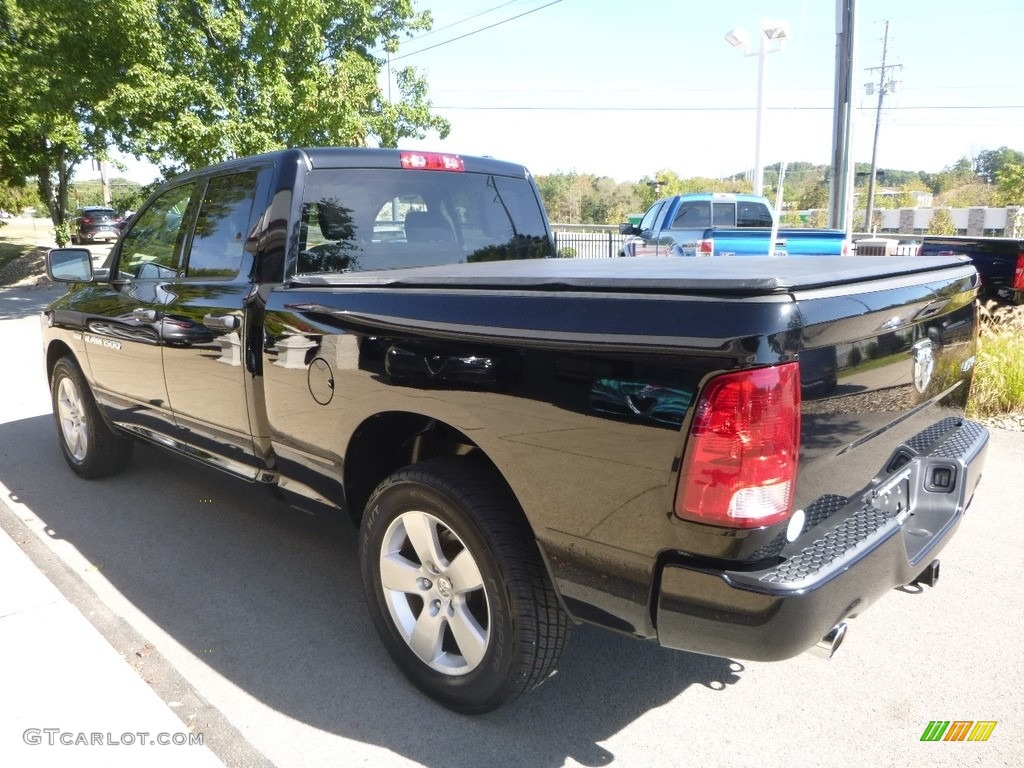 2012 Ram 1500 ST Quad Cab 4x4 - Black / Dark Slate Gray/Medium Graystone photo #6