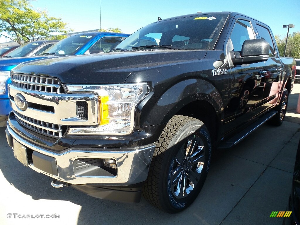 2018 F150 XLT SuperCrew 4x4 - Shadow Black / Earth Gray photo #1