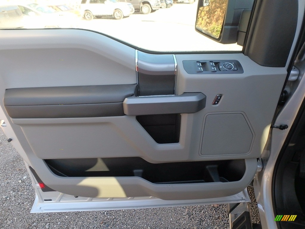 2018 F150 XLT SuperCab 4x4 - Ingot Silver / Earth Gray photo #13