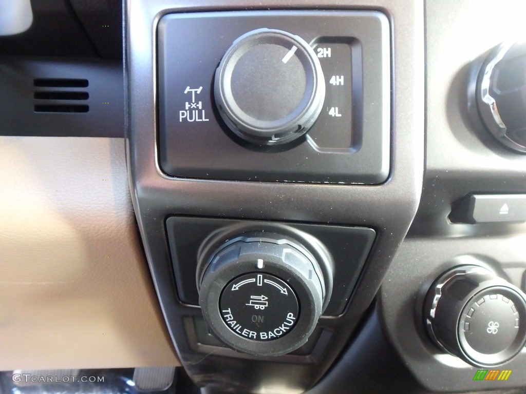 2017 F150 XLT SuperCab 4x4 - Blue Jeans / Light Camel photo #18
