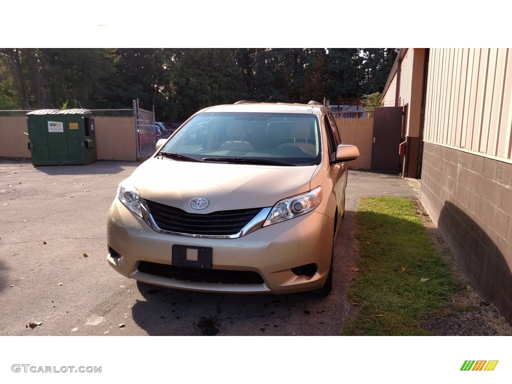 2012 Sienna LE - Sandy Beach Metallic / Light Gray photo #2