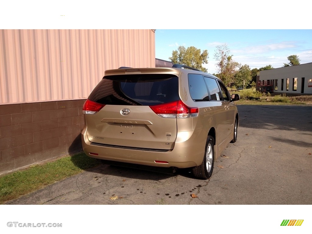 2012 Sienna LE - Sandy Beach Metallic / Light Gray photo #7