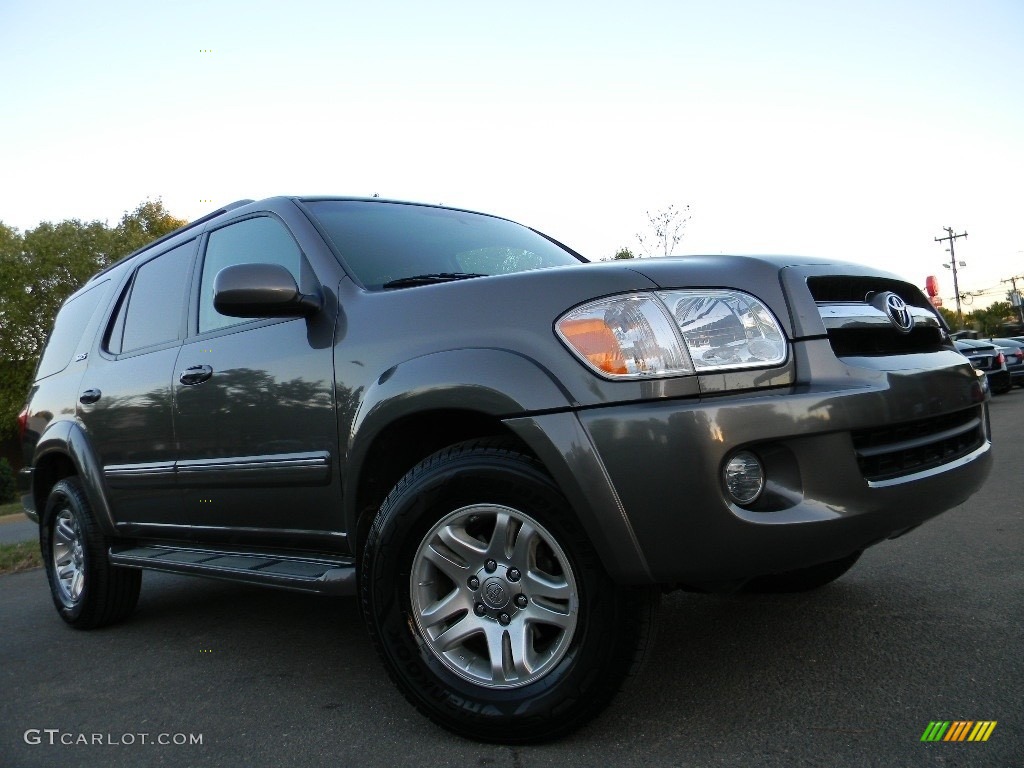 2006 Sequoia SR5 4WD - Phantom Gray Pearl / Light Charcoal photo #2