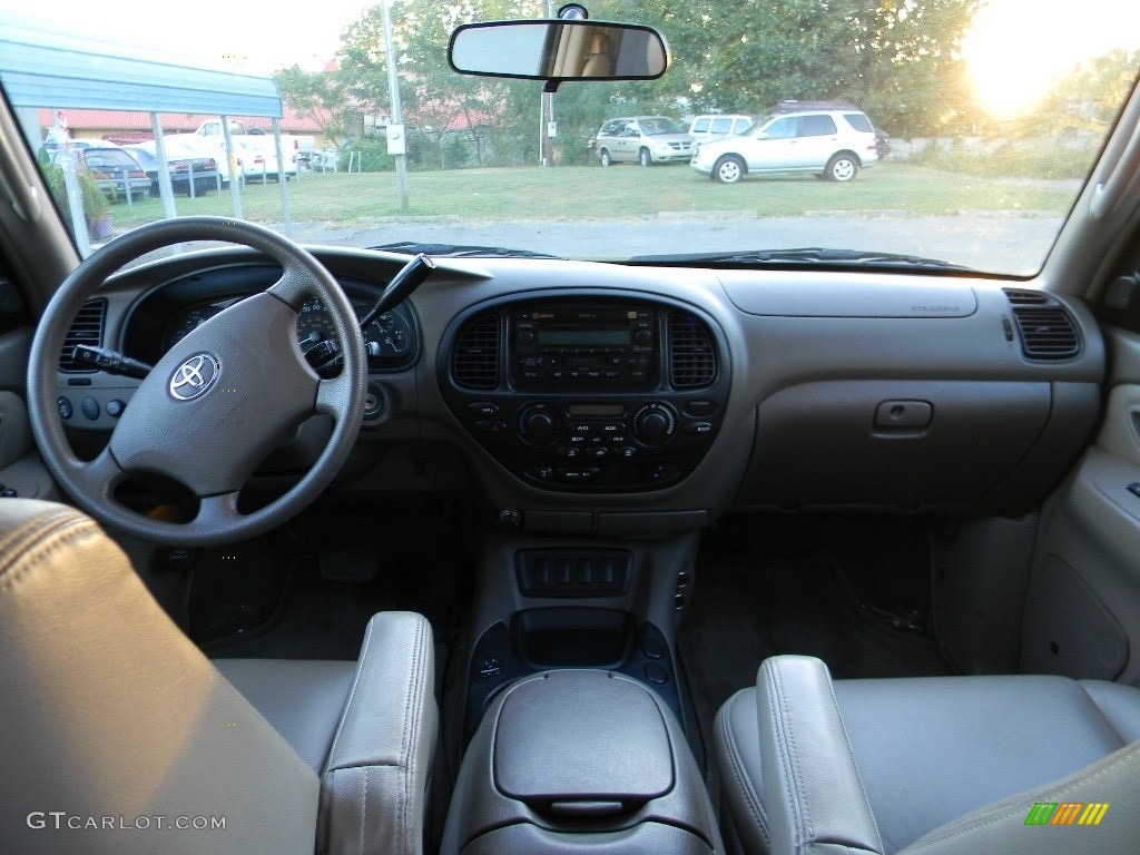 2006 Sequoia SR5 4WD - Phantom Gray Pearl / Light Charcoal photo #13