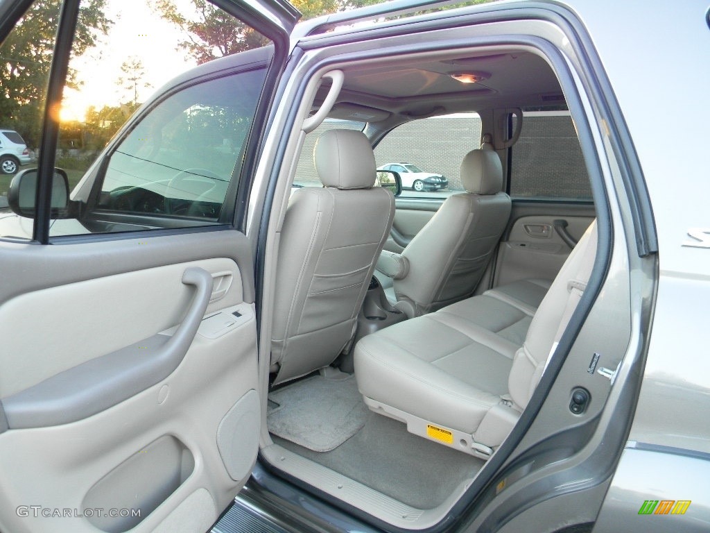2006 Sequoia SR5 4WD - Phantom Gray Pearl / Light Charcoal photo #19