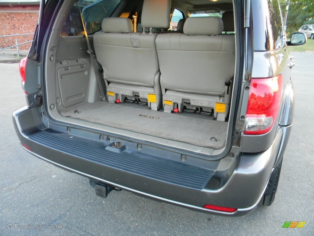 2006 Sequoia SR5 4WD - Phantom Gray Pearl / Light Charcoal photo #20