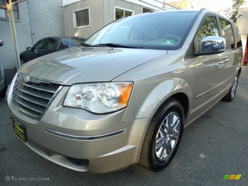 2008 Town & Country Limited - Light Sandstone Metallic / Medium Pebble Beige/Cream photo #3