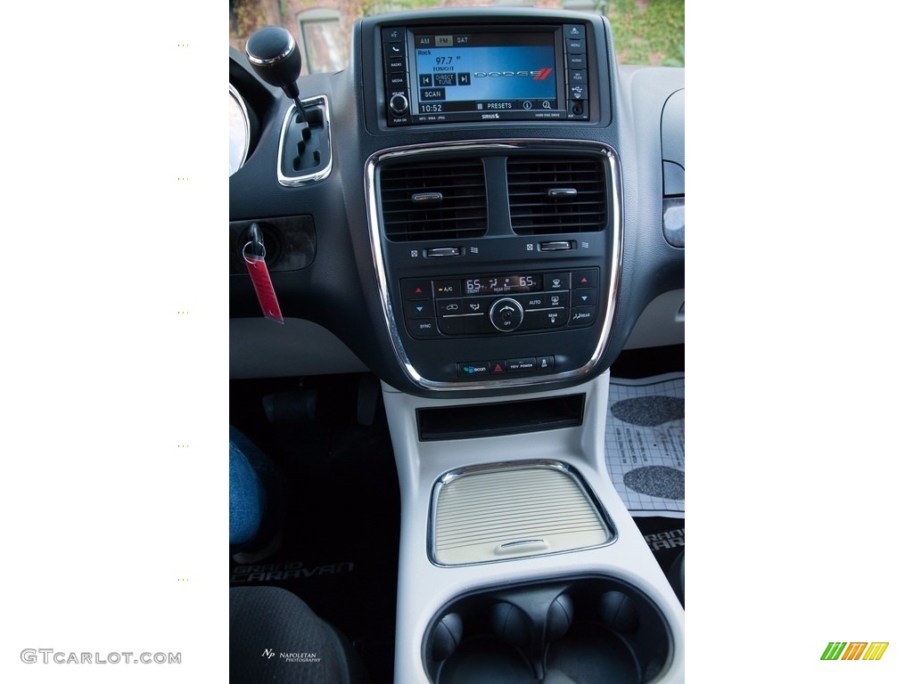 2011 Grand Caravan Crew - Bright Silver Metallic / Black/Light Graystone photo #15