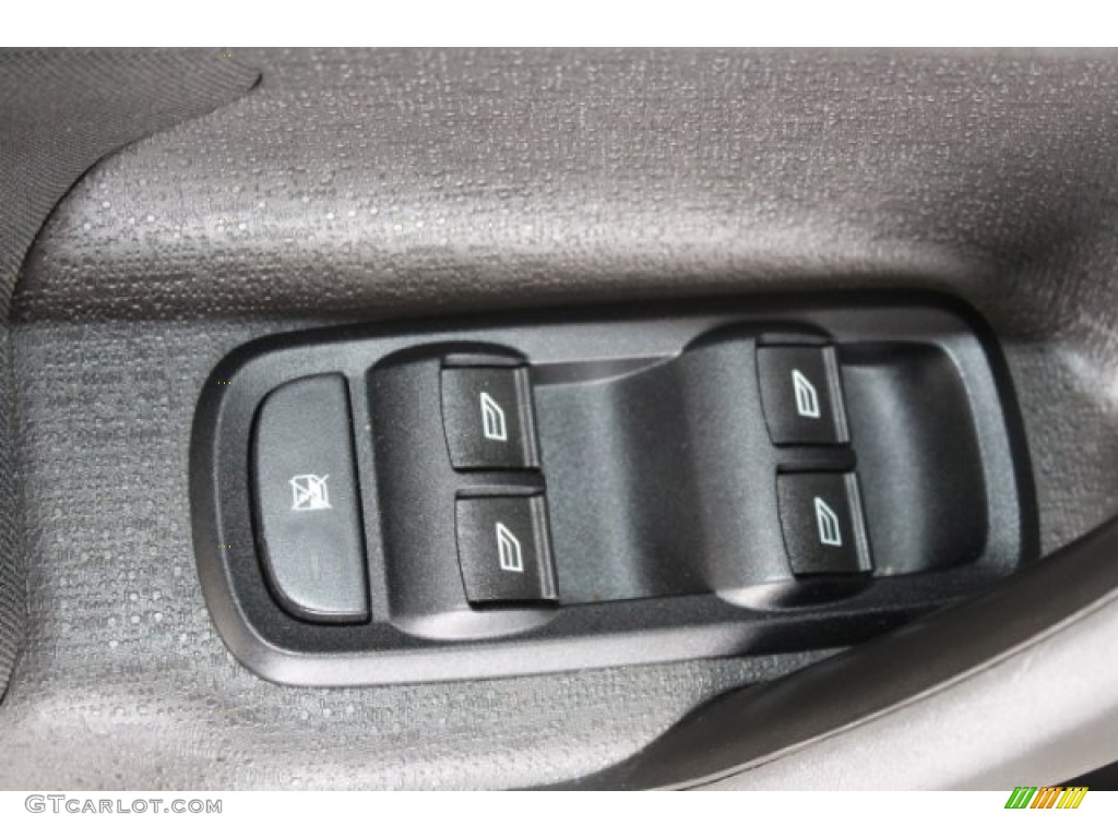 2015 Fiesta SE Sedan - Ingot Silver Metallic / Charcoal Black photo #11