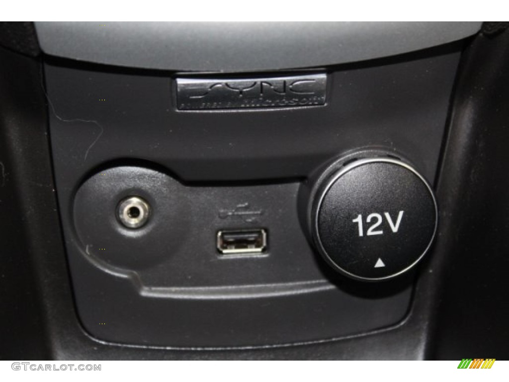 2015 Fiesta SE Sedan - Ingot Silver Metallic / Charcoal Black photo #24
