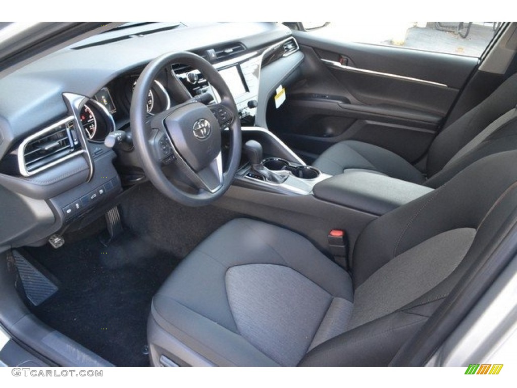 2018 Camry LE - Celestial Silver Metallic / Ash photo #5