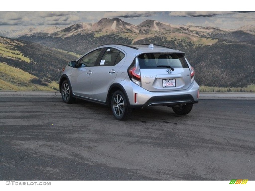 2018 Prius c Three - Classic Silver Metallic / Gray/Dark Gray Two-Tone photo #3