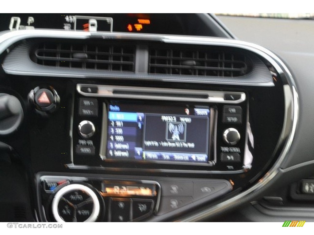 2018 Prius c One - Blue Streak Metallic / Gray photo #6