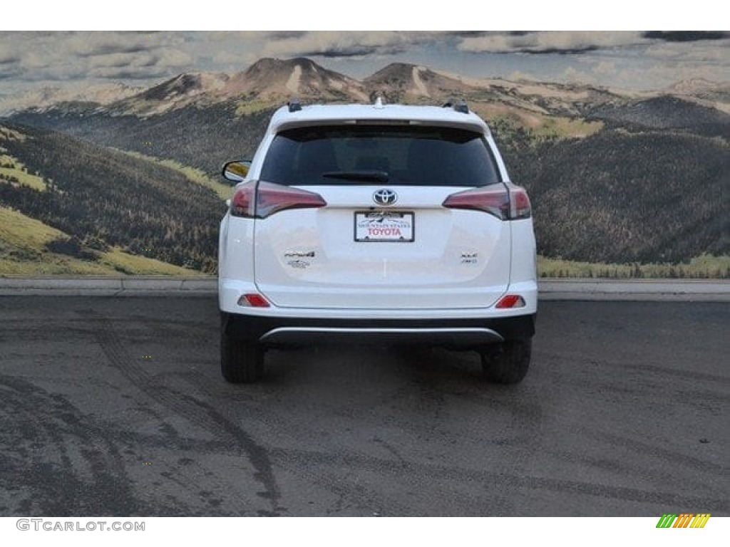 2018 RAV4 XLE AWD - Super White / Black photo #4