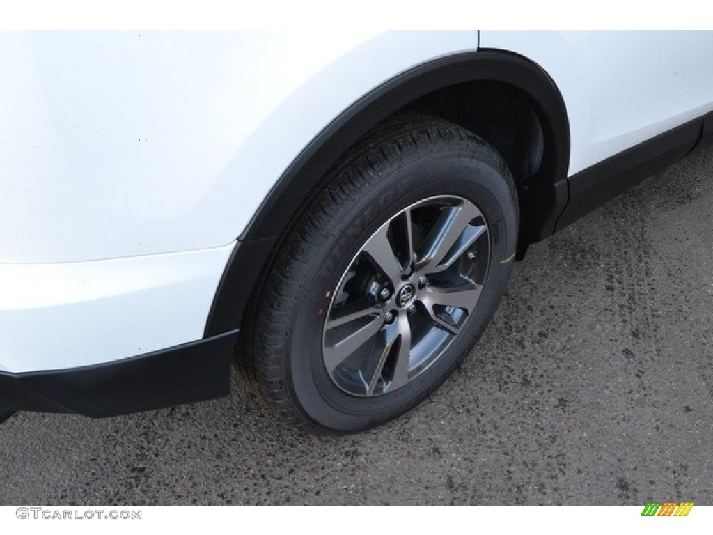 2018 RAV4 XLE AWD - Super White / Black photo #9
