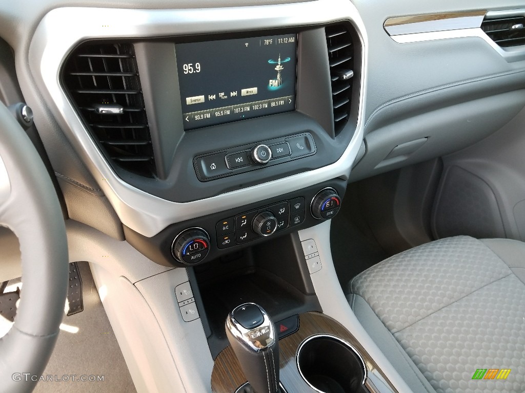 2017 GMC Acadia SLE AWD Controls Photo #123156102