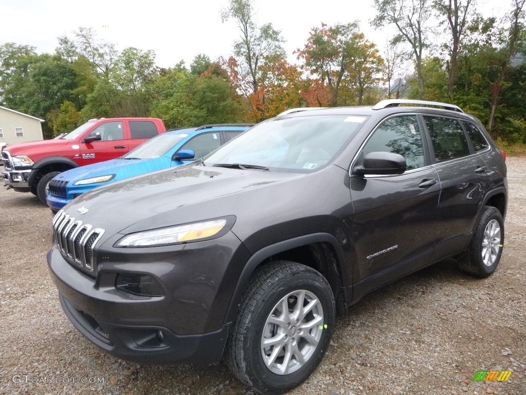 2018 Cherokee Latitude Plus 4x4 - Granite Crystal Metallic / Black photo #1