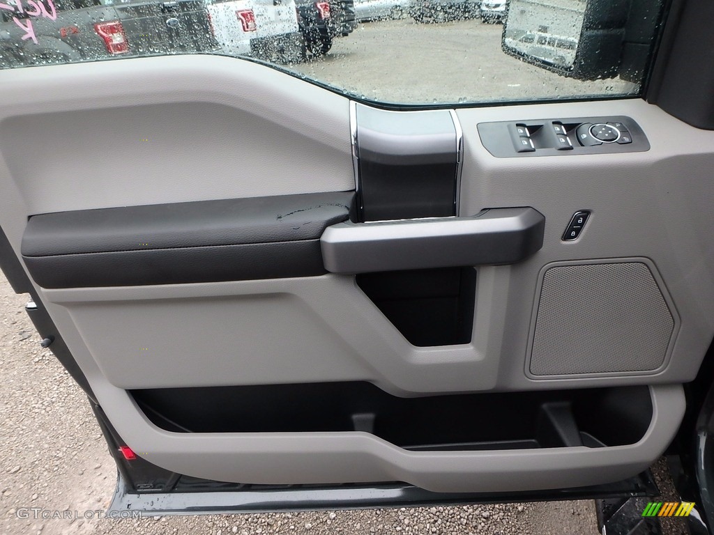 2018 Ford F150 XLT SuperCab 4x4 Earth Gray Door Panel Photo #123164319