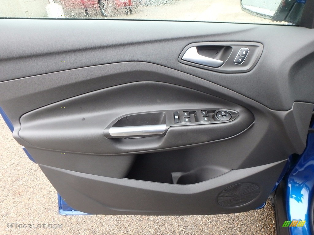 2018 Ford Escape SE 4WD Charcoal Black Door Panel Photo #123165400