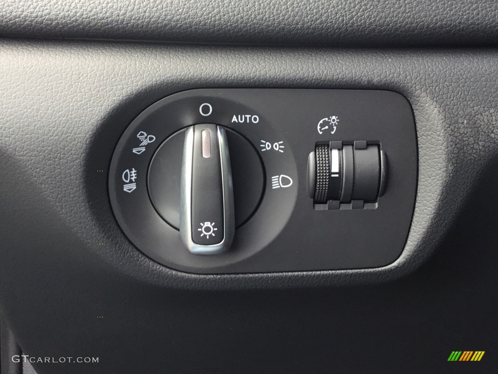 2018 Audi Q3 2.0 TFSI Premium quattro Controls Photo #123166365