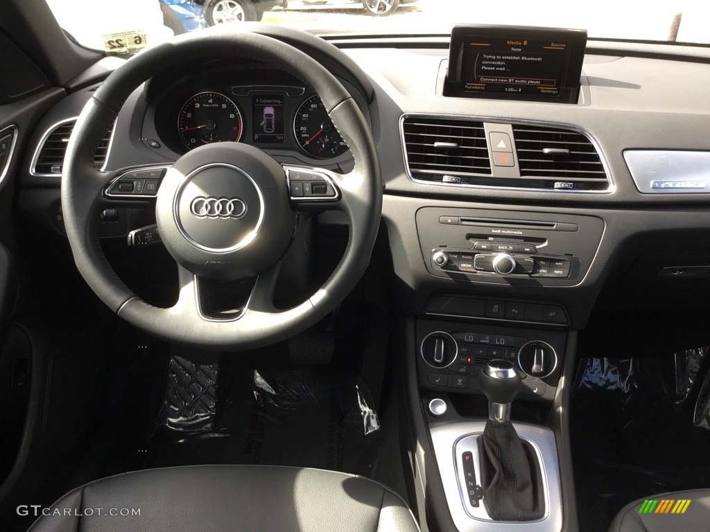2018 Audi Q3 2.0 TFSI Premium quattro Black Dashboard Photo #123166416